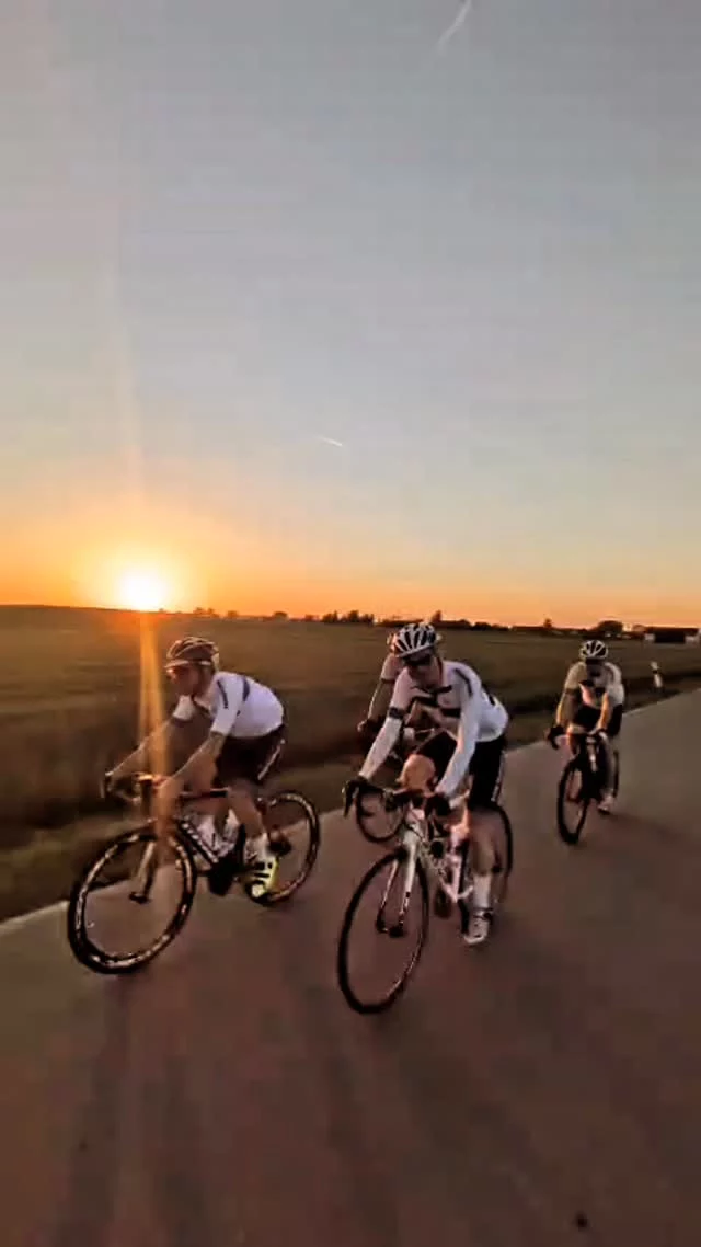 Trainingsausfahrt jeden Dienstag 18 Uhr, München Nord mit #bmwradsport 

Bei Interesse einfach mal mitfahren! Mehr Infos auch auf unserer Website oder im BMW Radsport Newsletter.