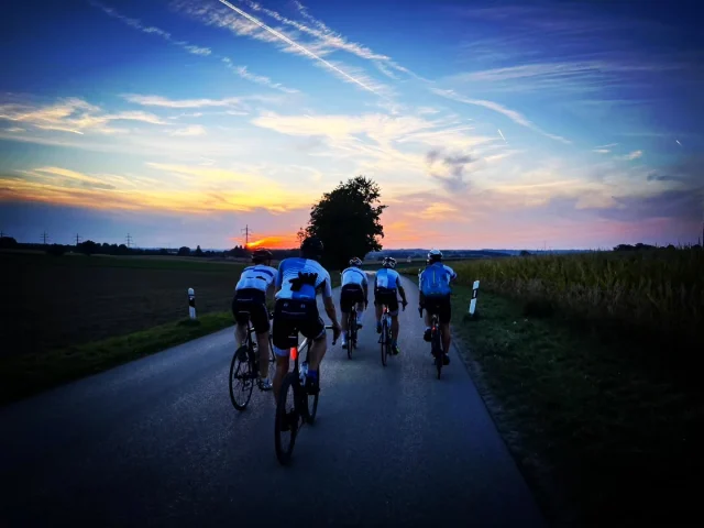 Dienstagsausfahrt München Nord
Die Tage werden kürzer - die Freude am Fahren bleibt!
#bmwradsport #rennradfahrenmachtglücklich #rennrad #radsport